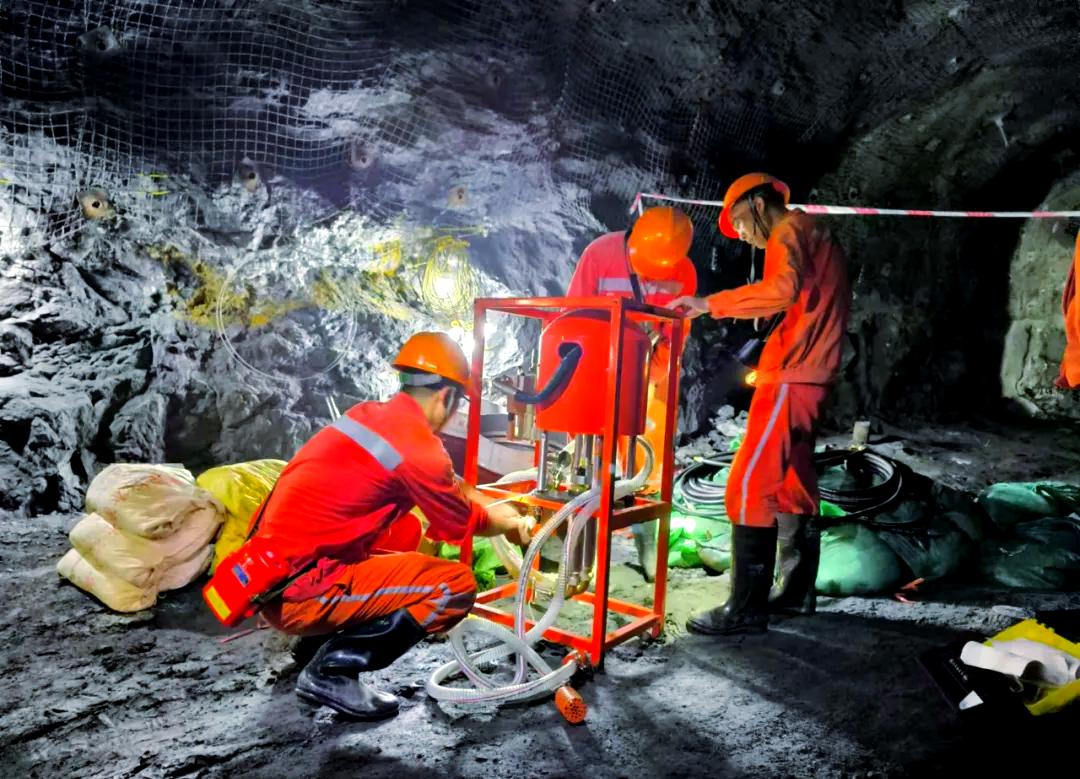 廣西礦業(yè) 錨索注漿支護(hù)技術(shù)為采場安全筑起堅(jiān)固防線